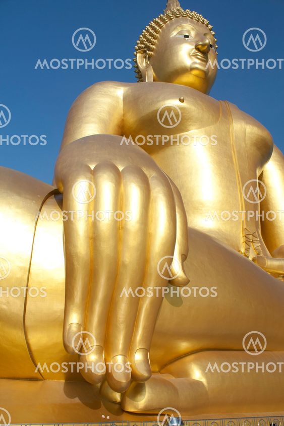 Big Golden Buddha statue in Thailand temple