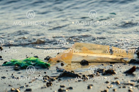 Pollution plastic at sea.