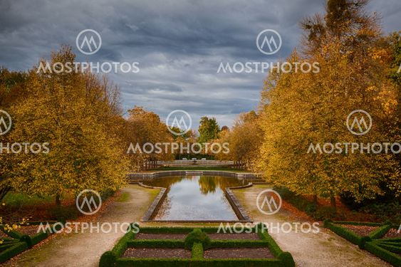 Parklandschaft Ballenstedt Harz im Herbst