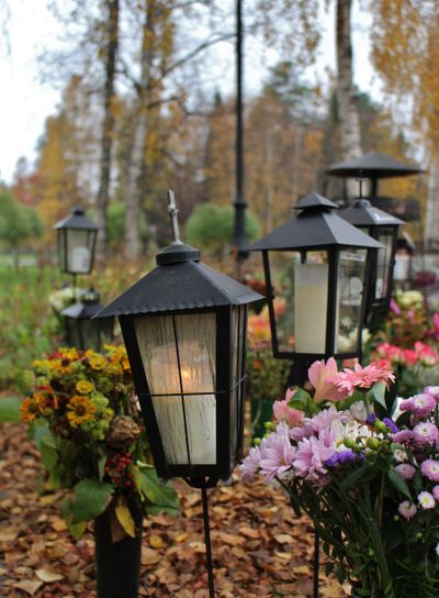 Ljus på kyrkogården