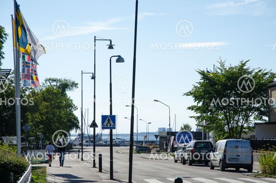 Storgatan mot hamnen i Färjestaden