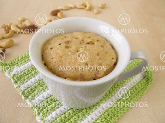 Cupcake with nuts from microwave