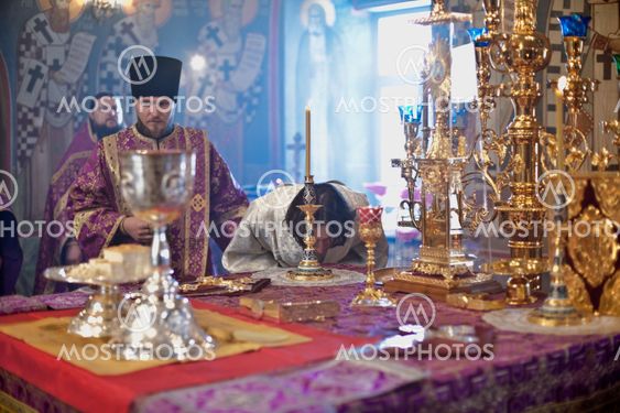 MOSCOW - MARCH 14: Orthodox liturgy with bishop Mercury in High Monastery of St Peter in Moscow on March 14, 2010 in Moscow