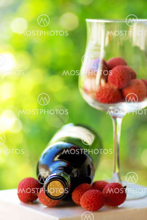 Red wine and red fruits.
