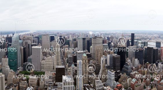 Empire state building roof top facing Central park