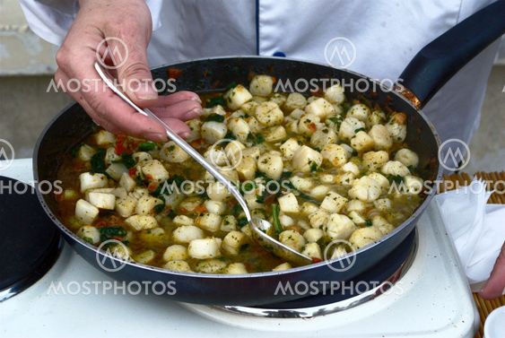 Saint jacques in the kitchen