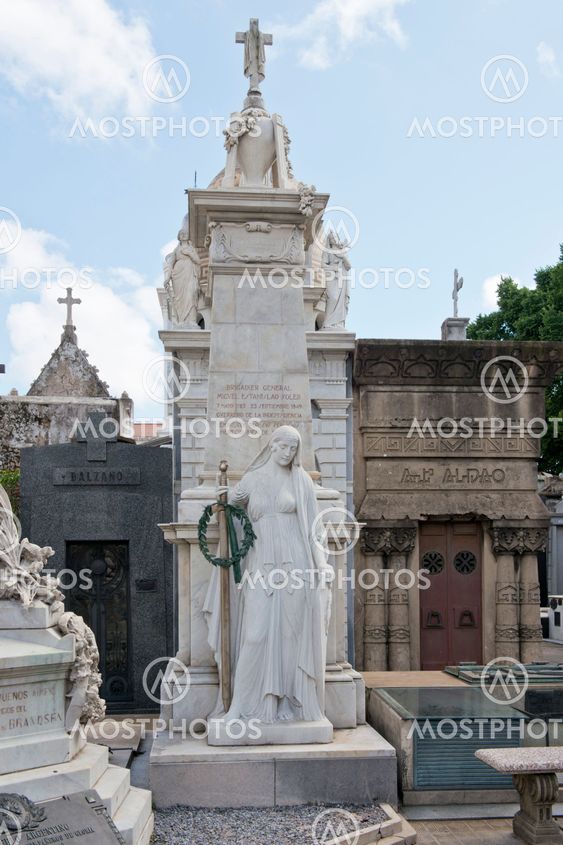 Statue i Recoleta-kirkegården
