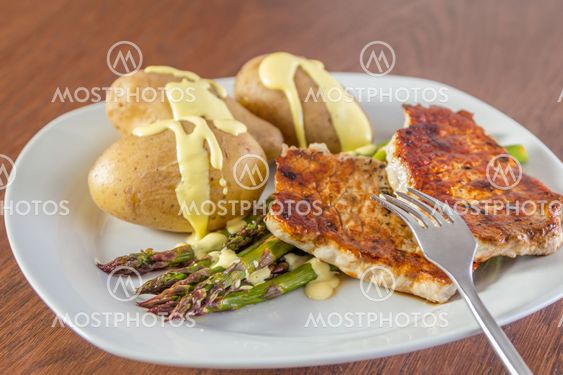 Green Asparagus with pork and Potatoes