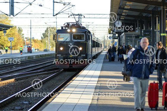 Tåg ankommer till Örebro C
