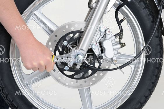 tightening wheel