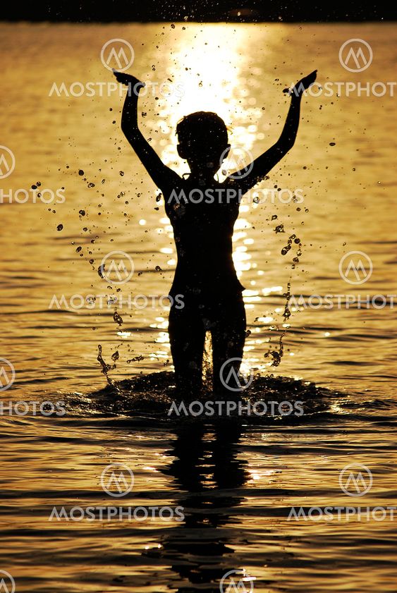 jump out of the water on holiday