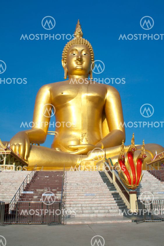 Big Golden Buddha statue in Thailand temple