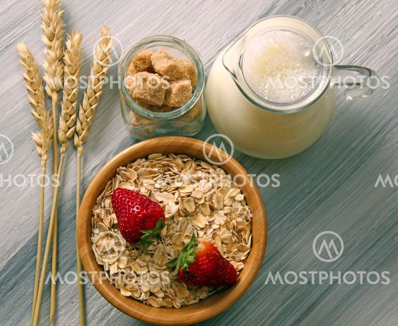 Oats and strawberries