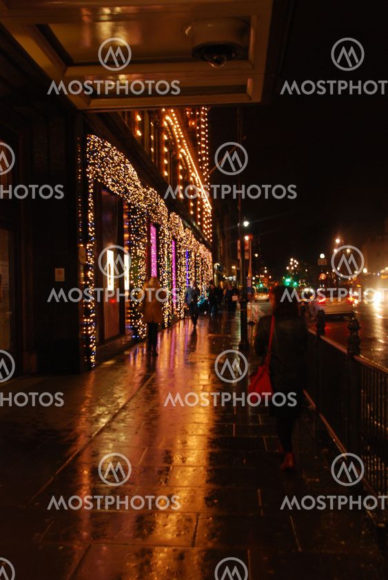 Christmas in London by Night