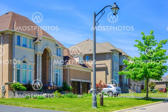 Luxury houses in North America