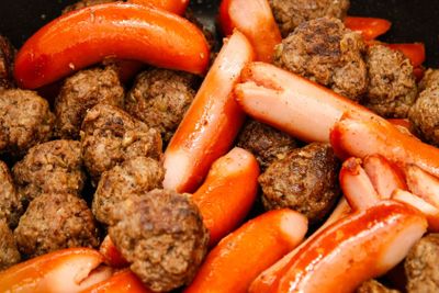 Köttbullar och prinskorv