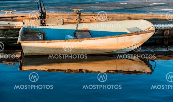Boat on the oceanic coast