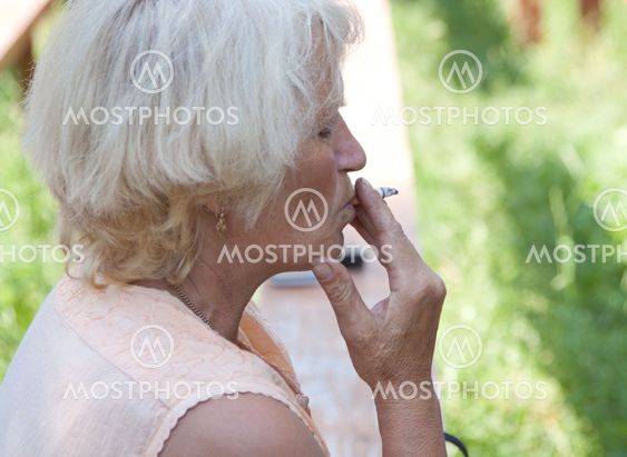 woman smokes