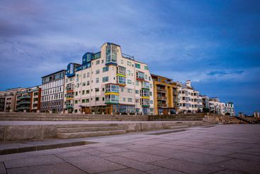 Västra hamnen i skymningen