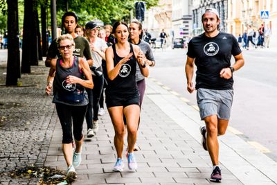 Löpargäng på Kungsträdgårdsgatan
