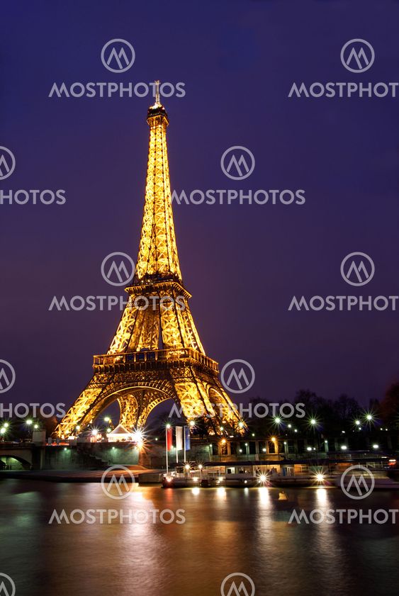 Eiffel Tower at twilight