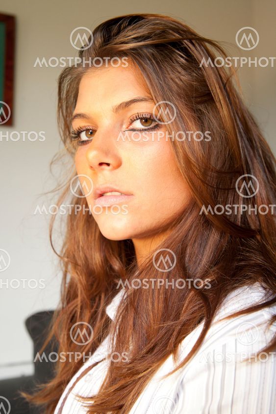 natural portrait of a teenage in withe shirt