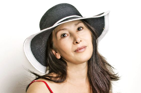 Portrait of the woman
