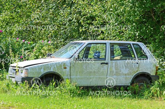 Rusty car