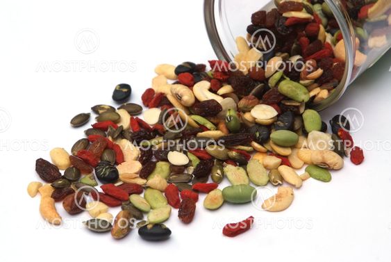 organic mixed nuts and dry fruits