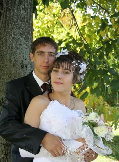 bright wedding; love; newlywedses; shyness