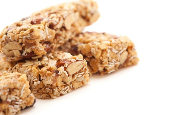 Useita Granola palkit, eristetty valkoisella