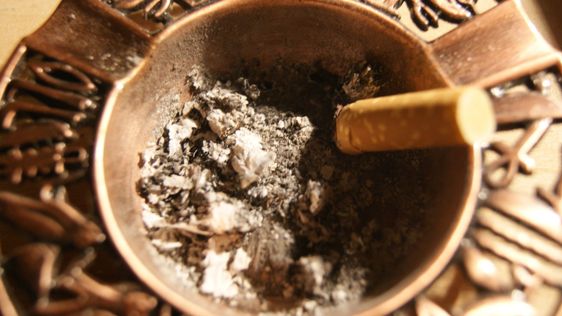 Ash tray