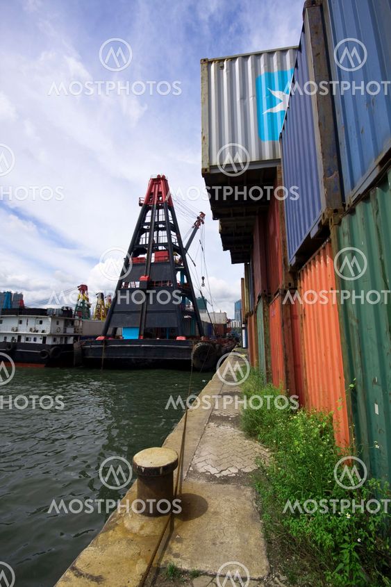 container cargo operation