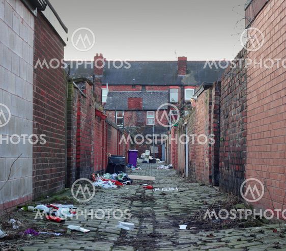 Beskidte back street alley