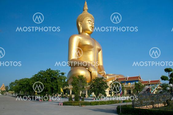 Big Golden Buddha statue in Thailand temple