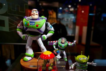 Buzz Lightyear figure model and Alien figure model