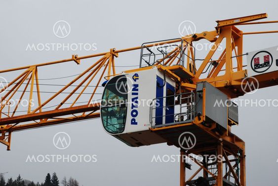 Constuction crane