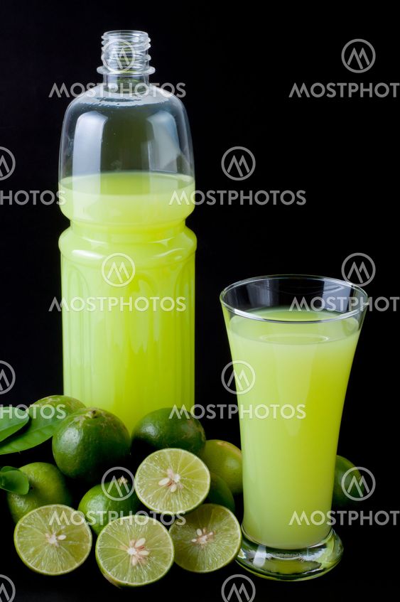 Fresh lemon juice and lemon