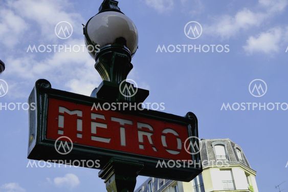 paris metro sign