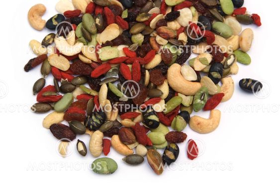 organic mixed nuts and dry fruits
