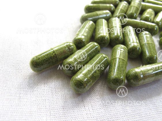 Horse radish leaves crushed into the capsule