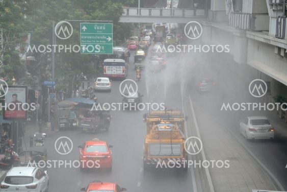 The Water spray Truck for treatment air pollution