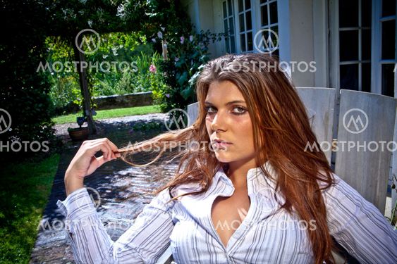 natural portrait of a teenage in withe shirt