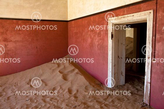ruine of an house in kolmanskop namibia africa