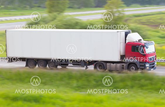 trailer goes on highway