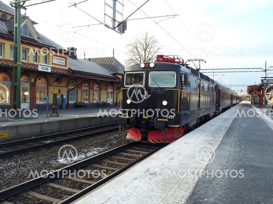 SJ trains on Flen station 1