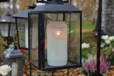 Ljus på kyrkogården