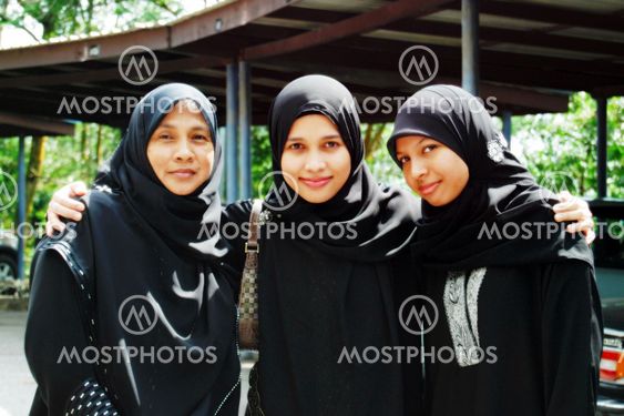 Mother & Daughters