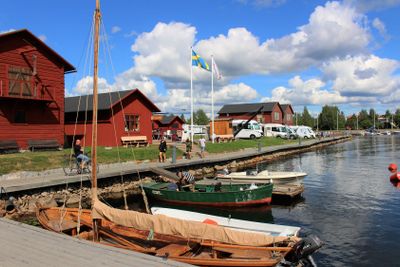 En vacker sommardag vid Västra Kajen i Piteå