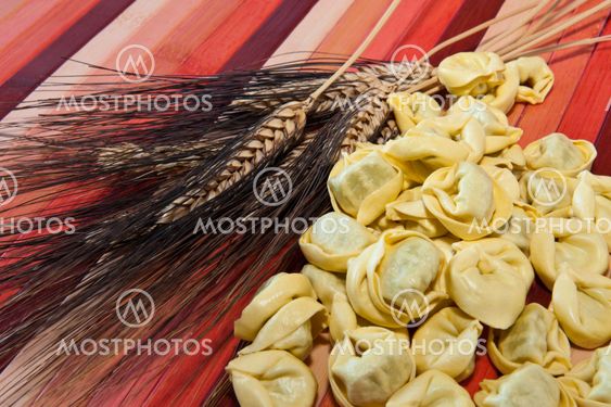 Tortellini and ears of wheat